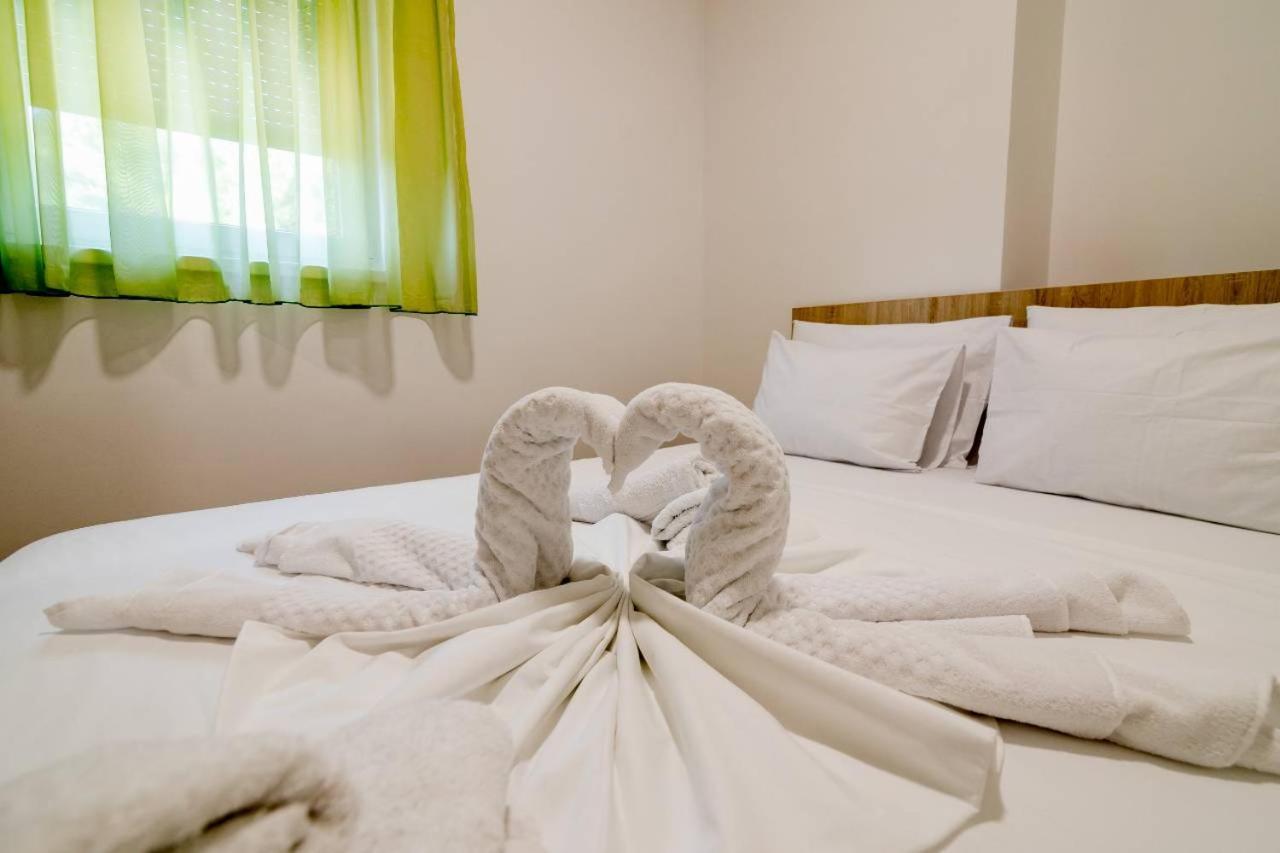 Apartmani Luka Meljine Exteriör bild